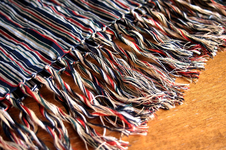 川越唐桟くびまき　淡黄緑地に黒・赤・緑・縞・白縞